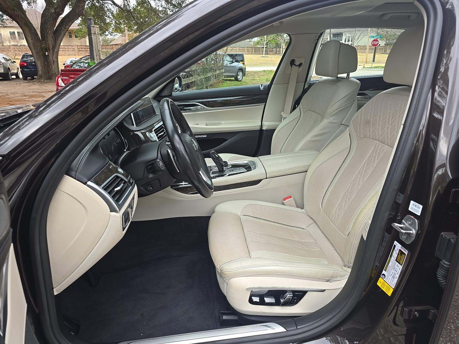 2016 BMW 7 Series 740i RWD