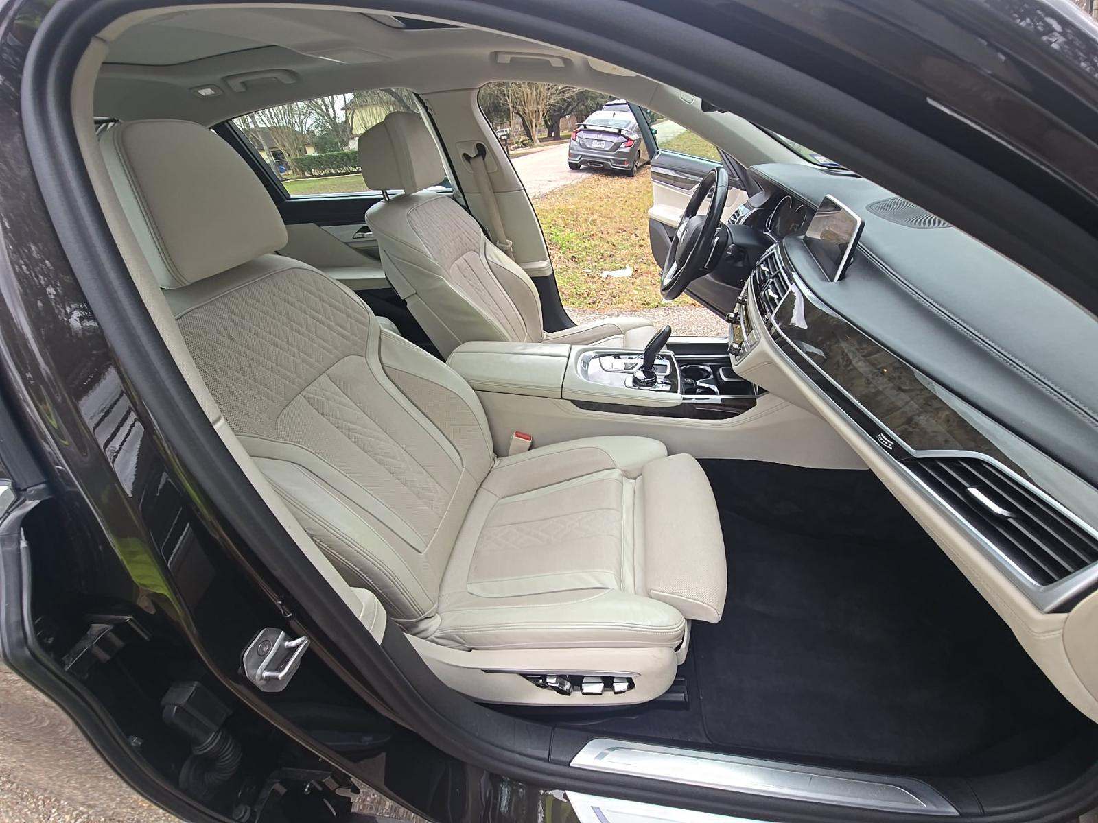 2016 BMW 7 Series 740i RWD