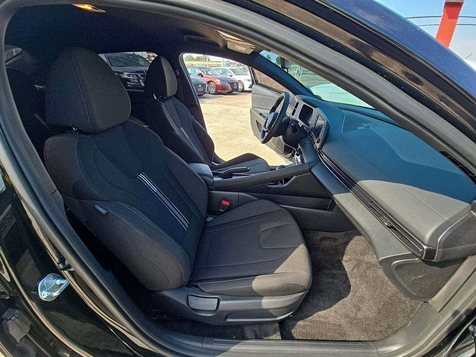 2025 Hyundai Elantra SEL Sport FWD