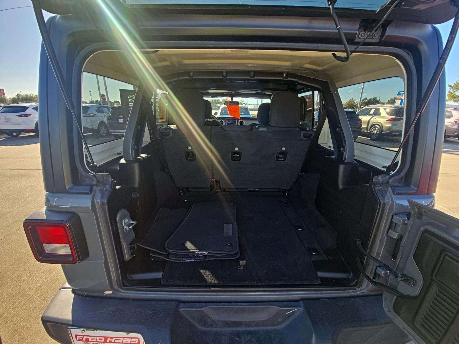 2021 Jeep Wrangler Unlimited Sahara AWD