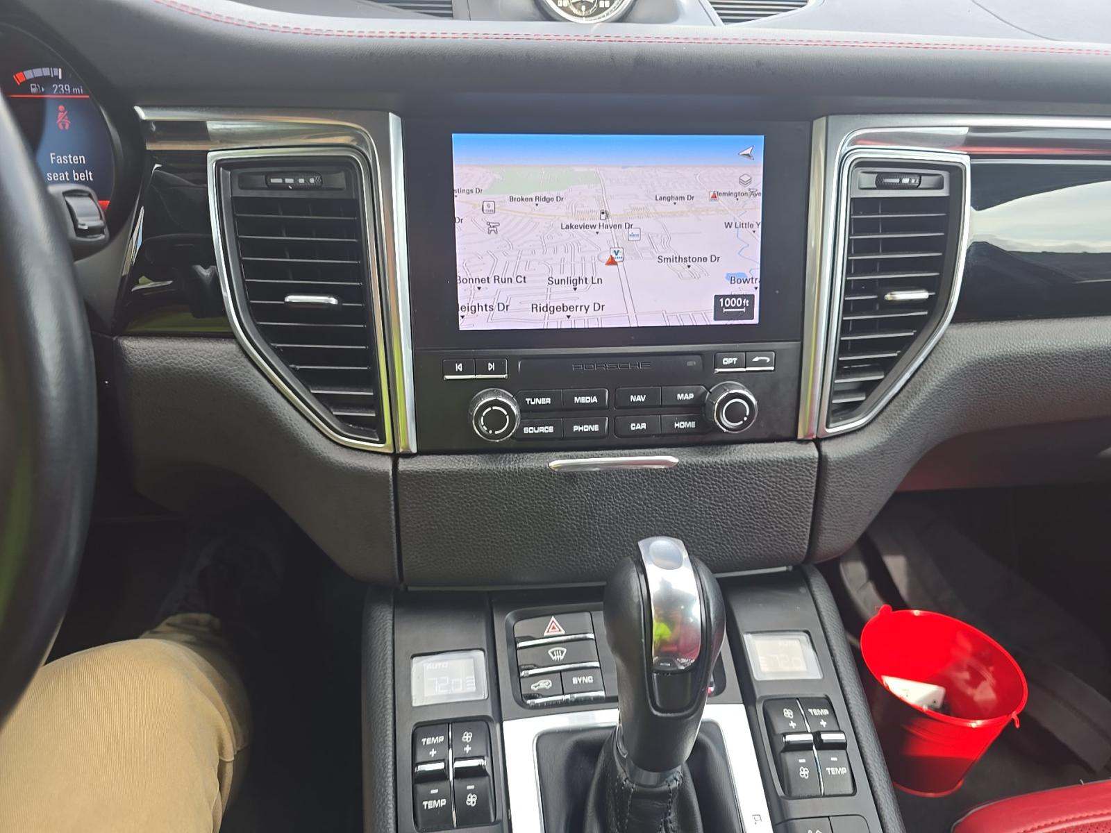 PORSCHE MACAN - 6