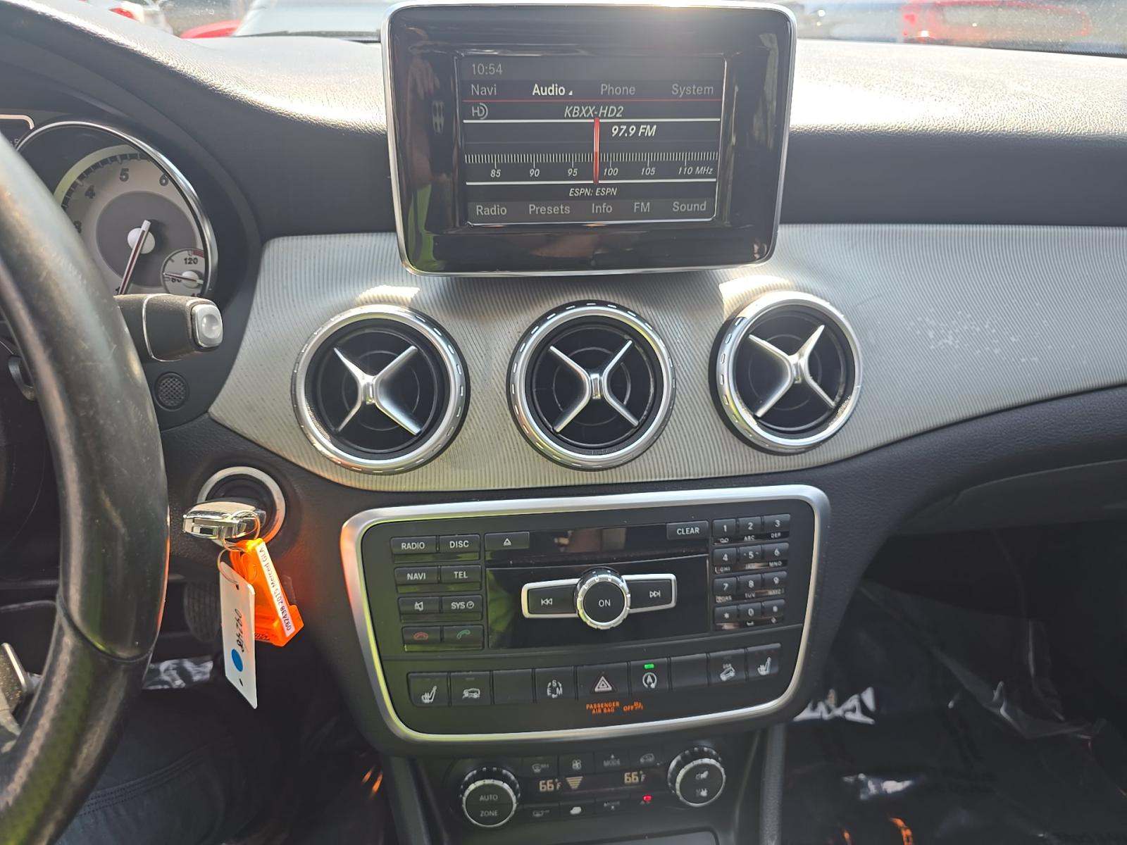 MERCEDES-BENZ GLA-CLASS - 10