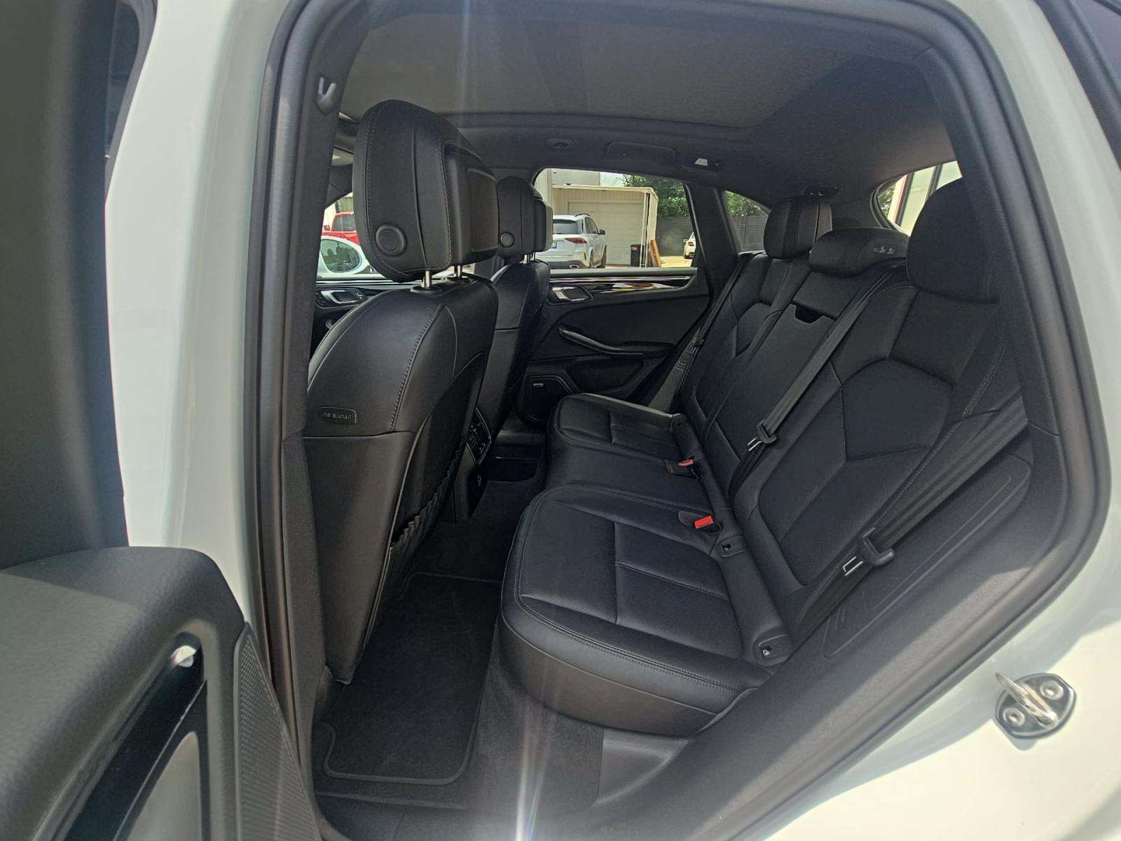 2024 Porsche Macan Base AWD