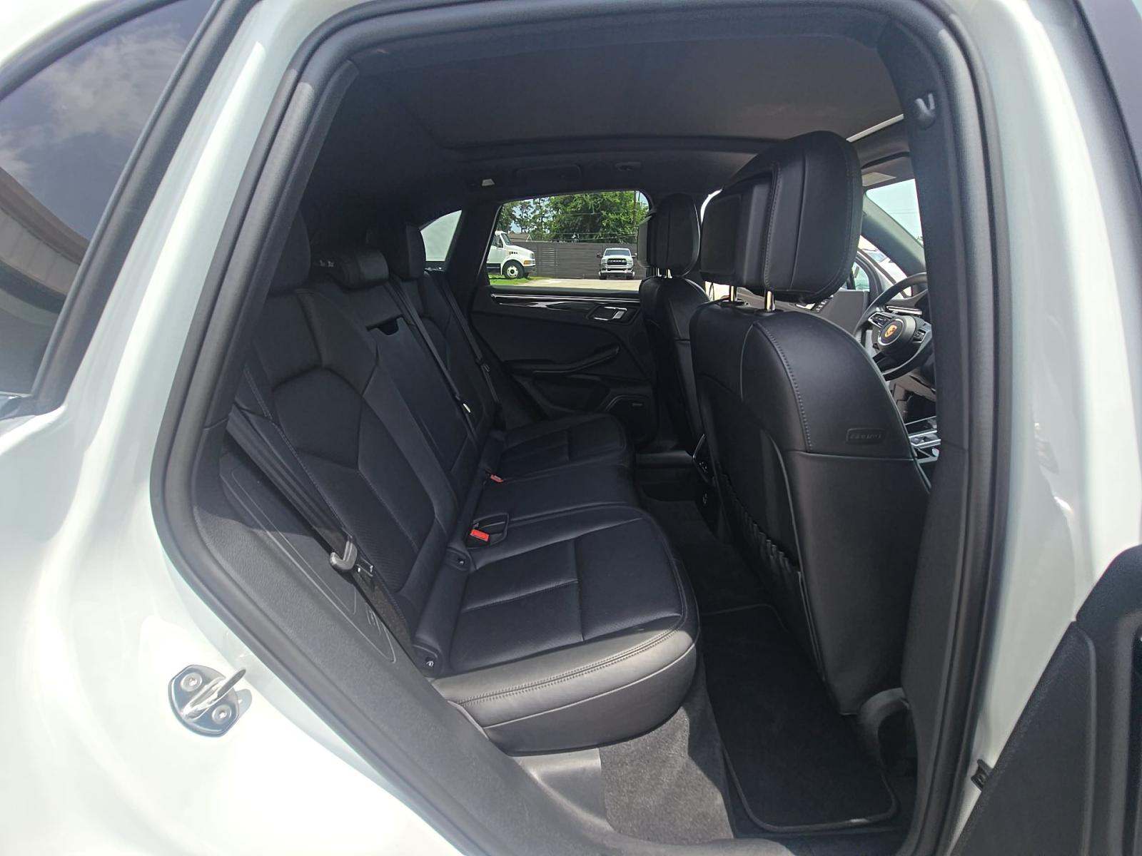 2024 Porsche Macan Base AWD