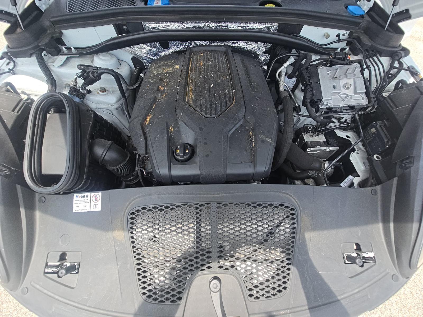 2024 Porsche Macan Base AWD