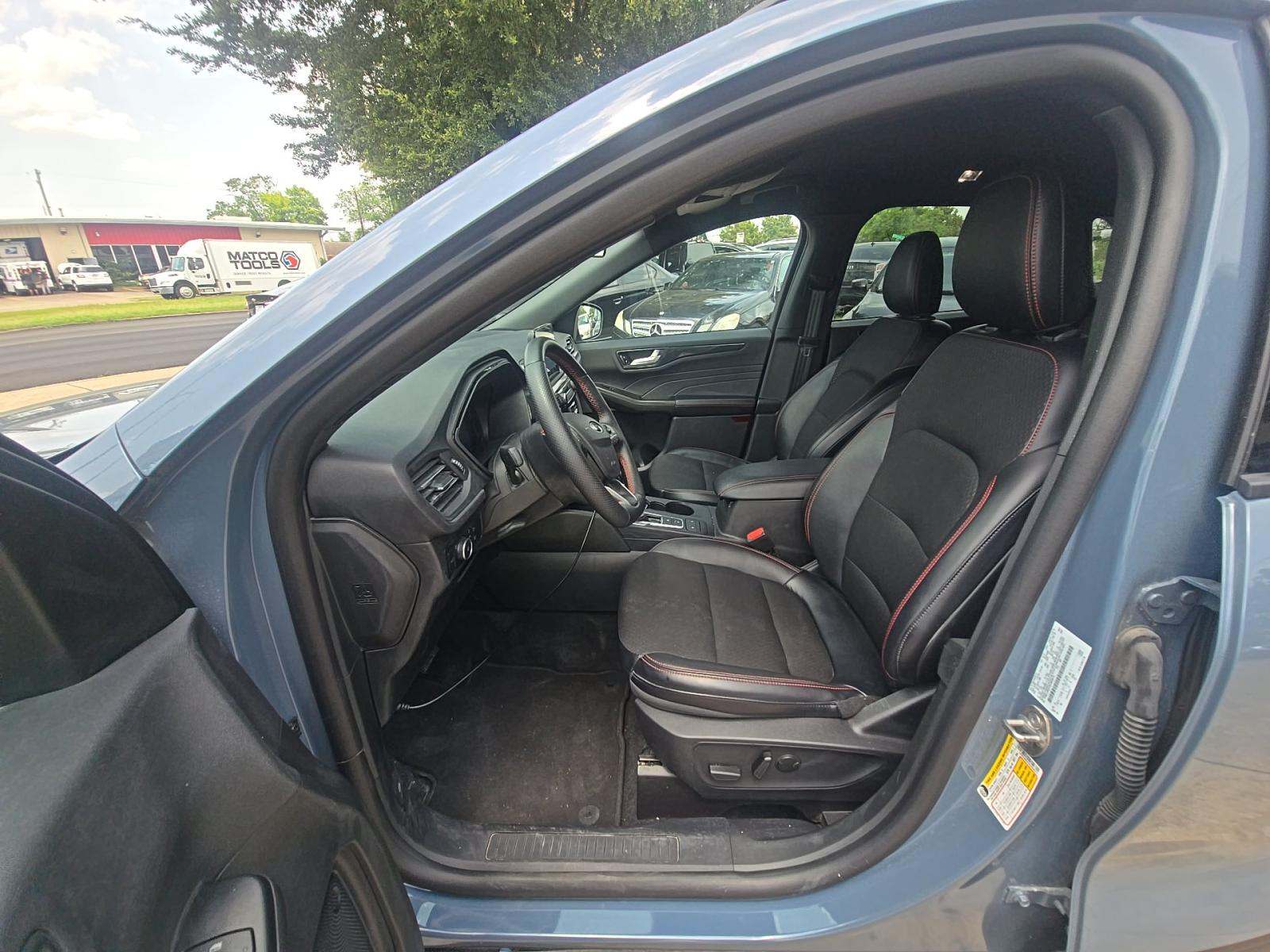 2025 Ford Escape ST-Line Select AWD