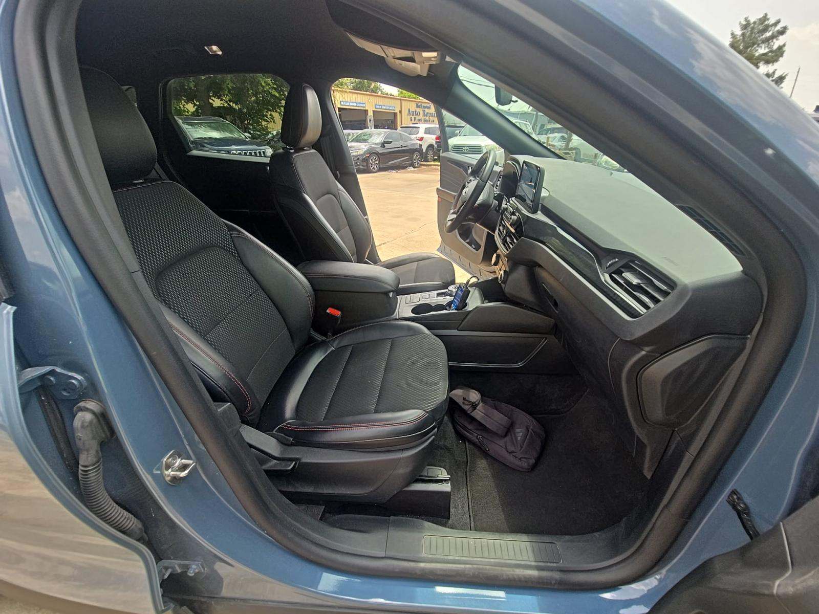 2025 Ford Escape ST-Line Select AWD