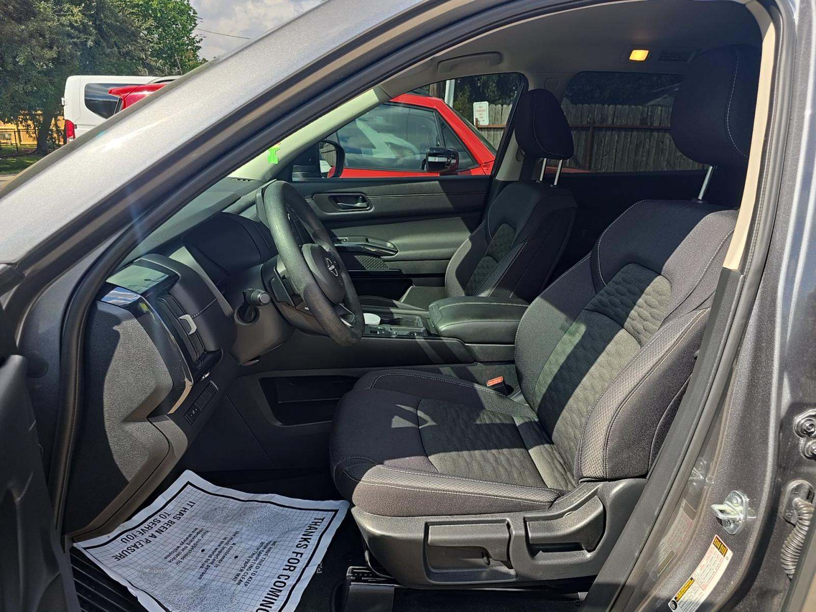 2024 Nissan Pathfinder S FWD