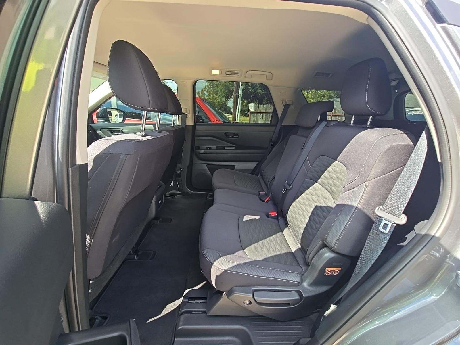 2024 Nissan Pathfinder S FWD