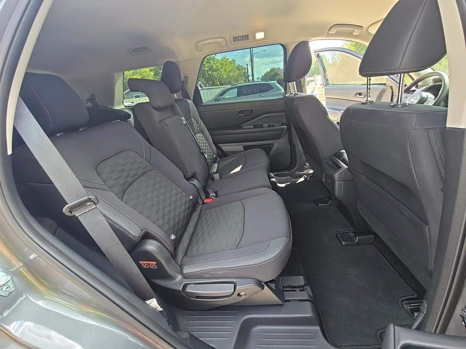 2024 Nissan Pathfinder S FWD