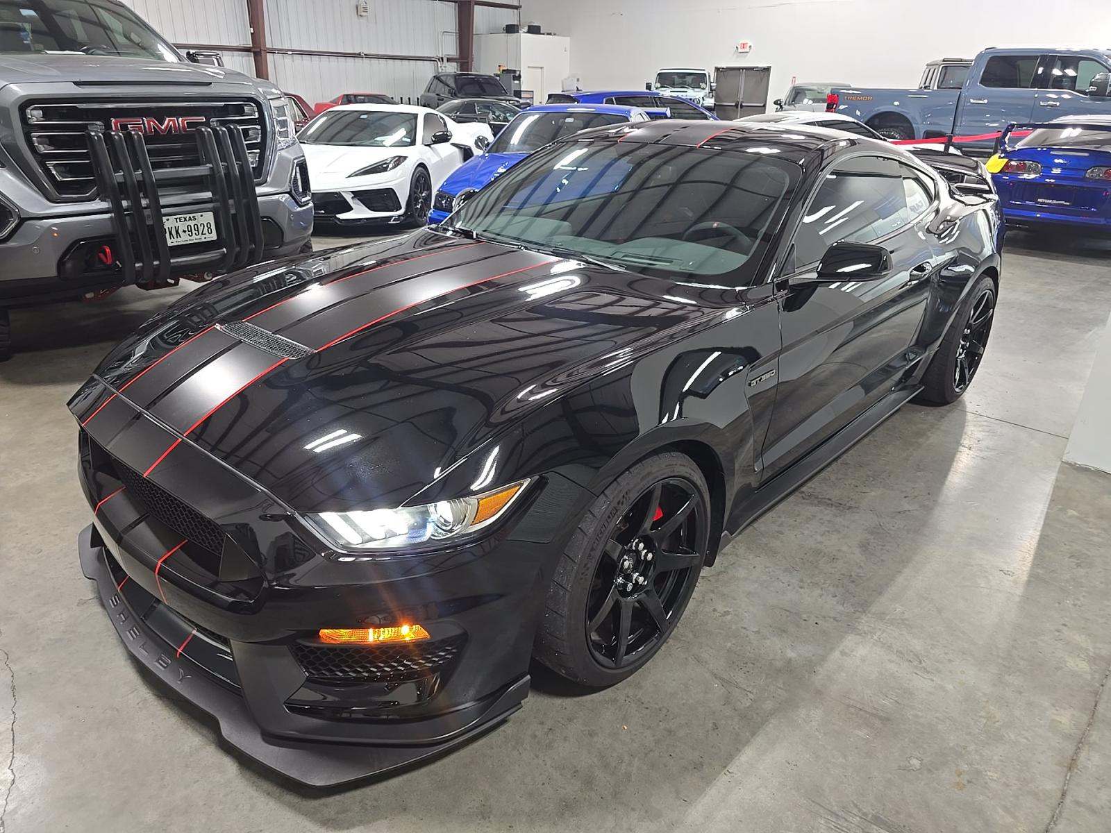 FORD MUSTANG - 1