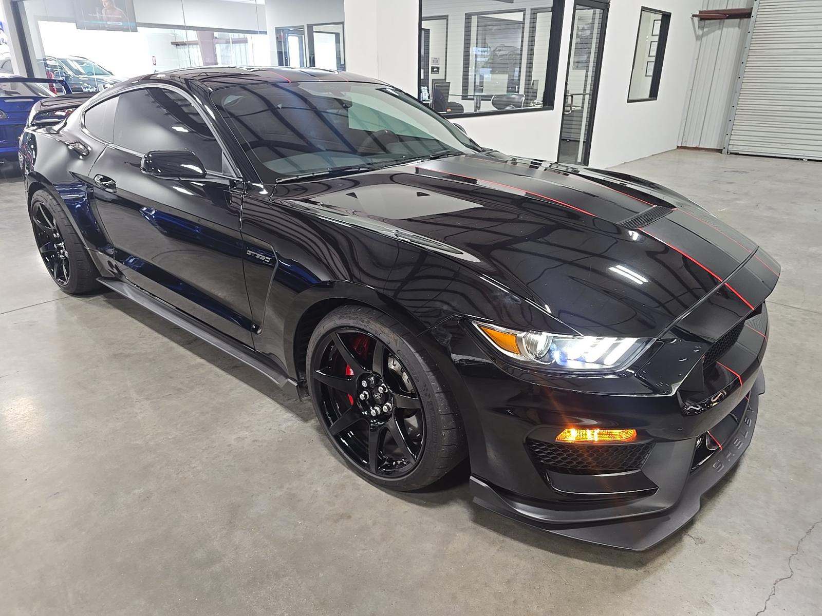 FORD MUSTANG - 4