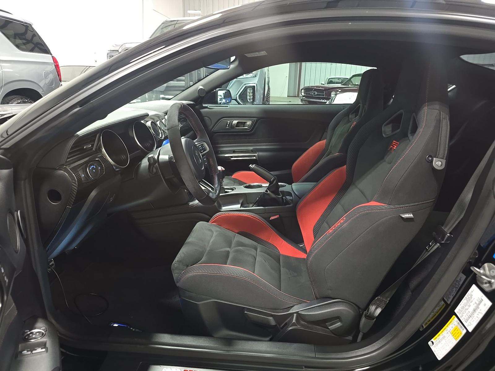 FORD MUSTANG - 6