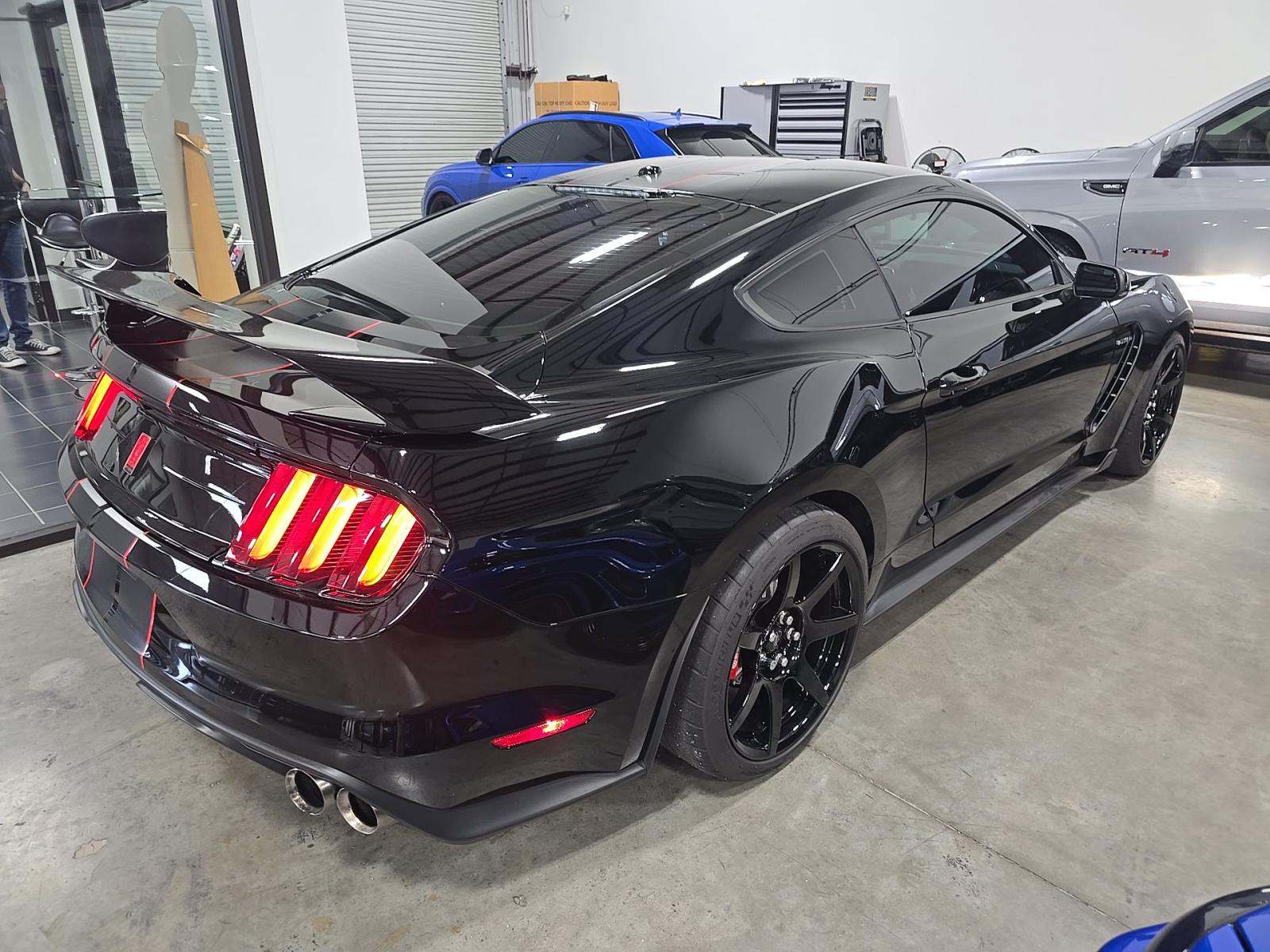FORD MUSTANG - 3