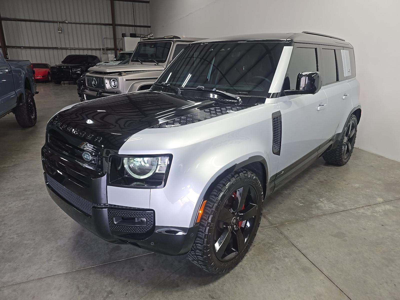 LAND ROVER DEFENDER 110 - 1