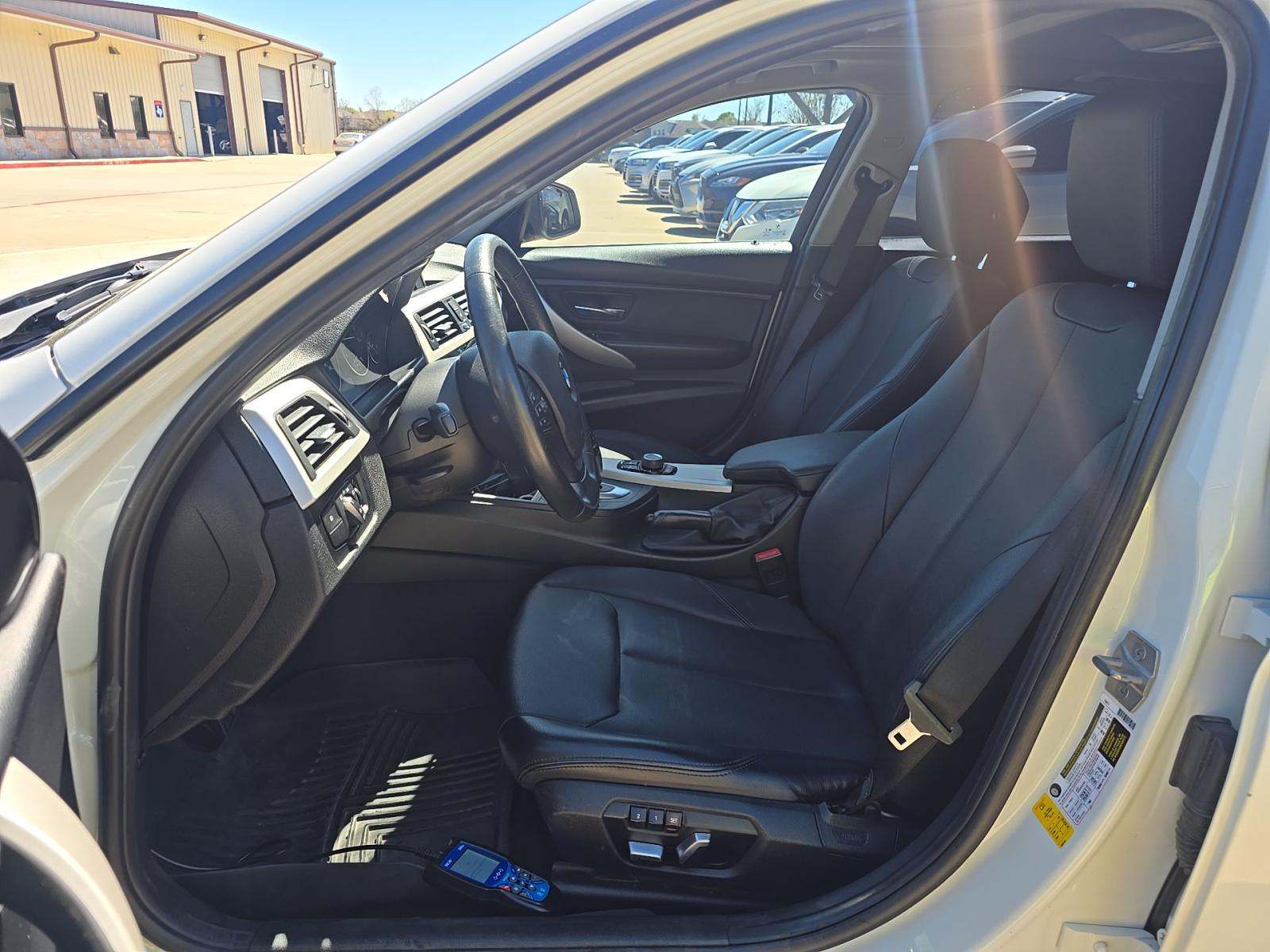 2017 BMW 3 Series 320i RWD