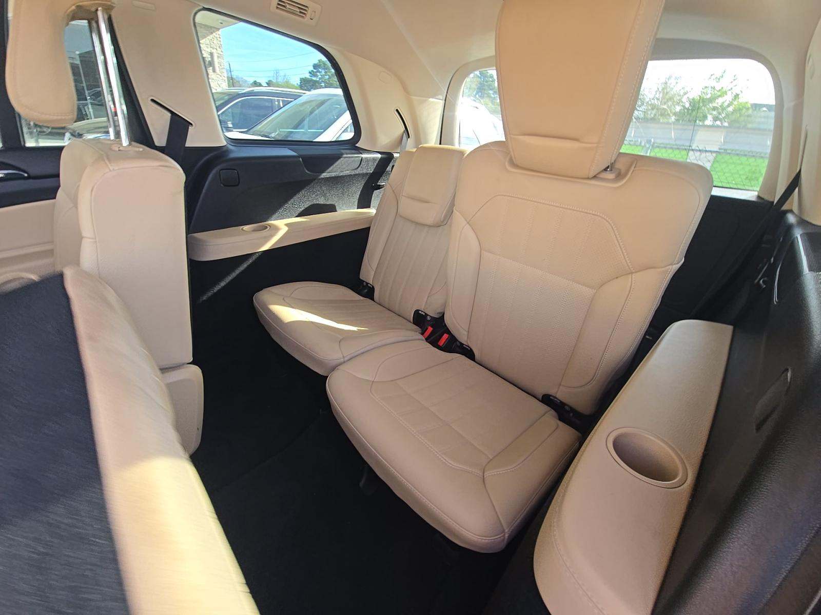 MERCEDES-BENZ GLS - 10