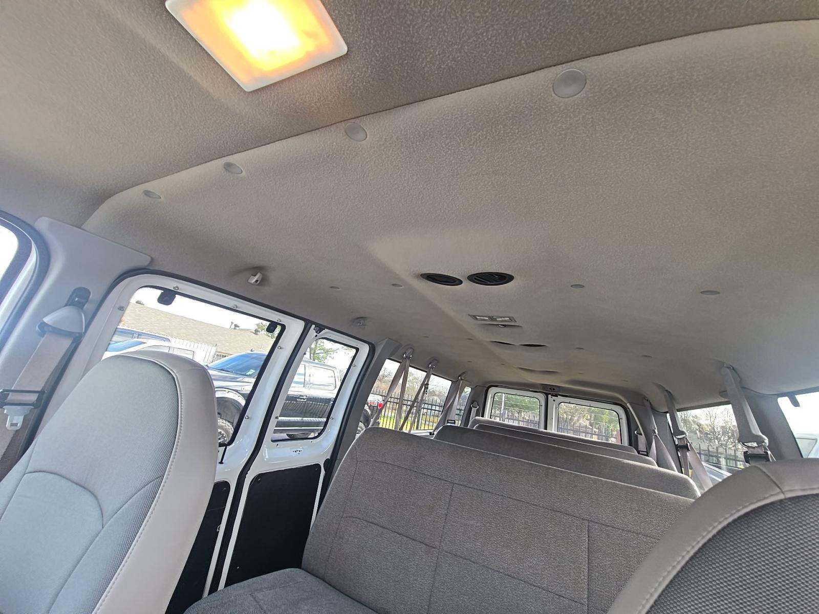 FORD E-350 - 7