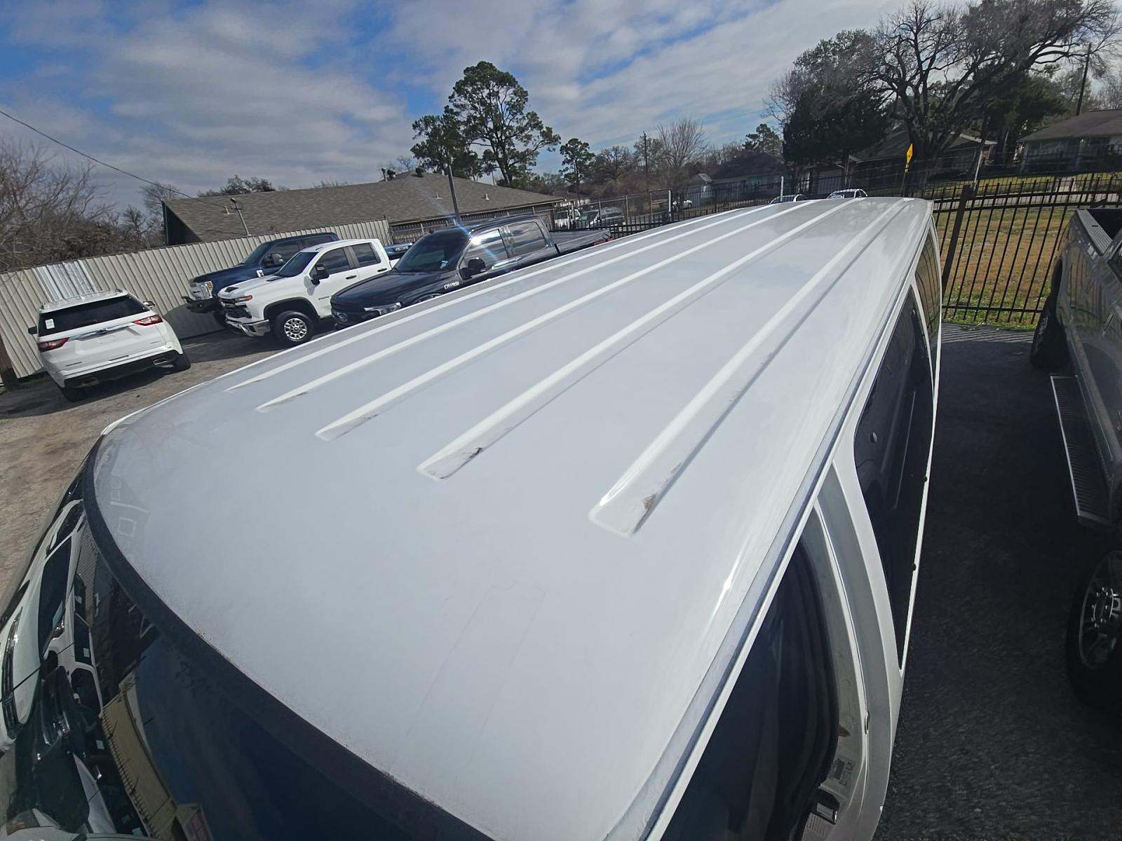 FORD E-350 - 8