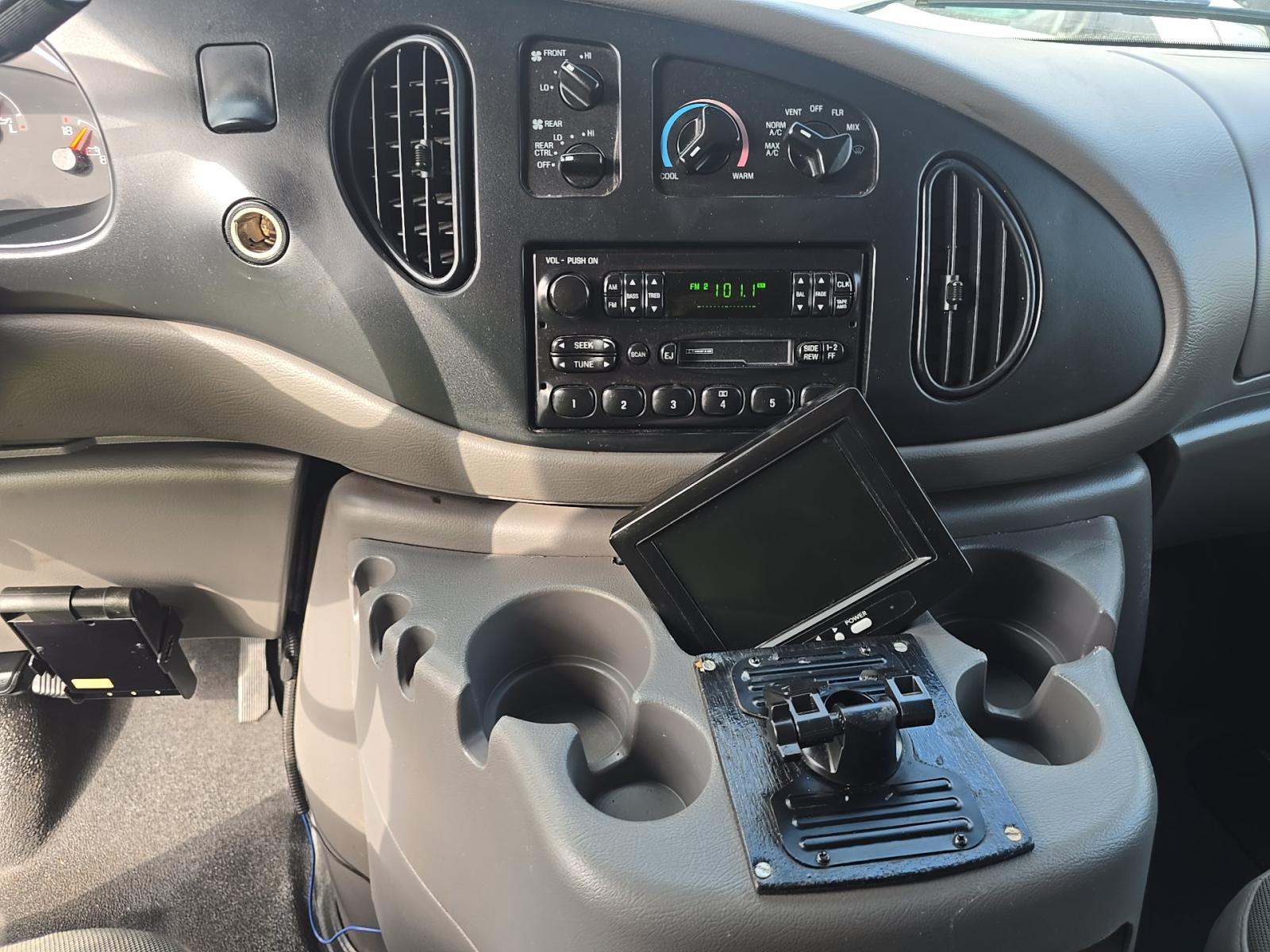 FORD E-350 - 6