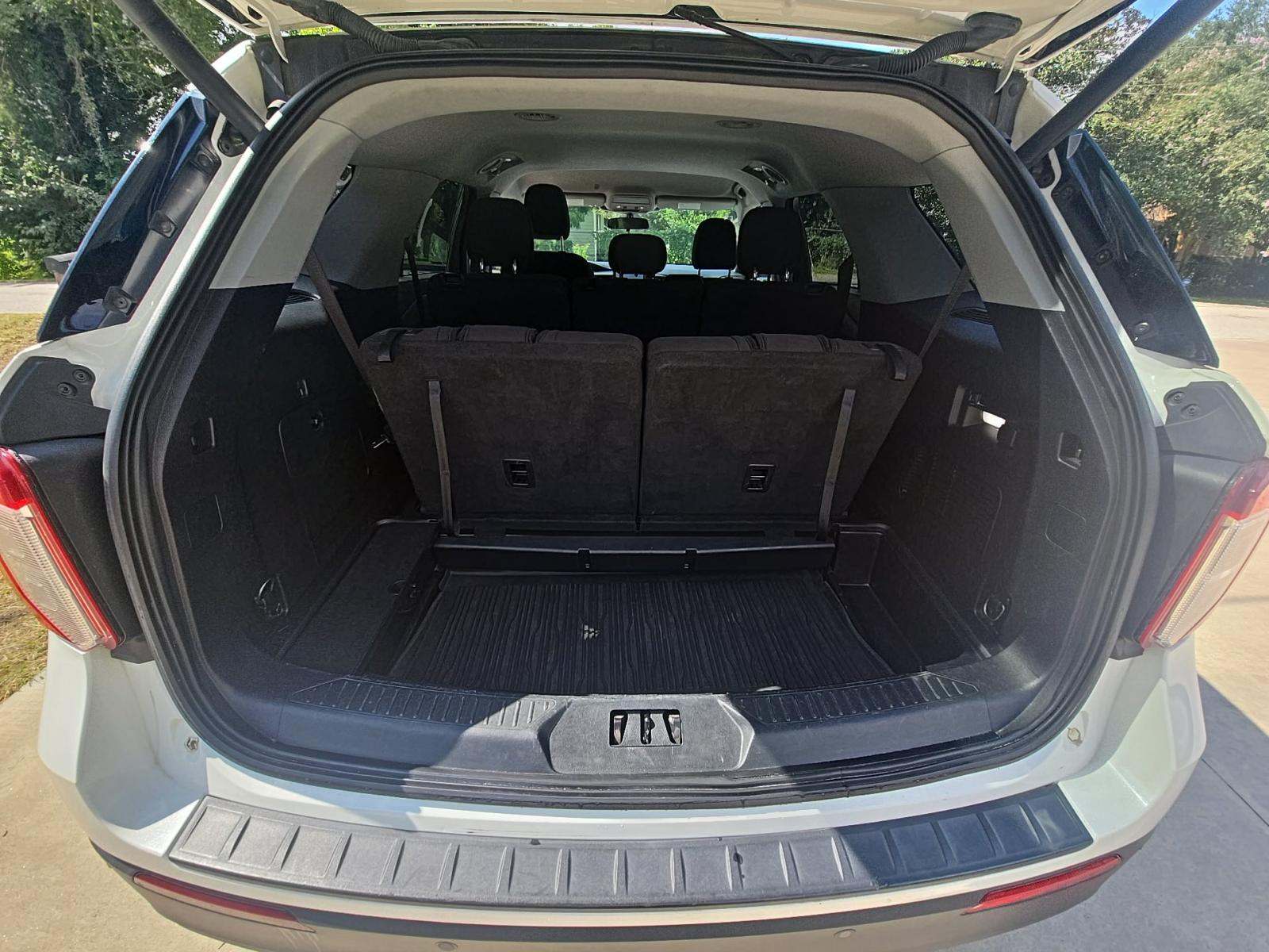 2022 Ford Explorer XLT RWD