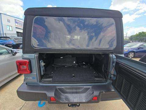 JEEP 4XE SAHARA - 10