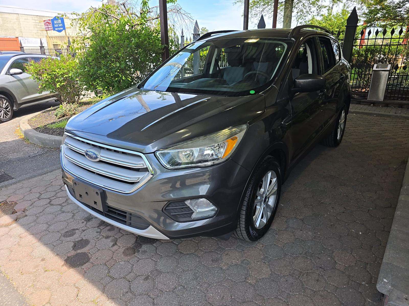 FORD ESCAPE - 1