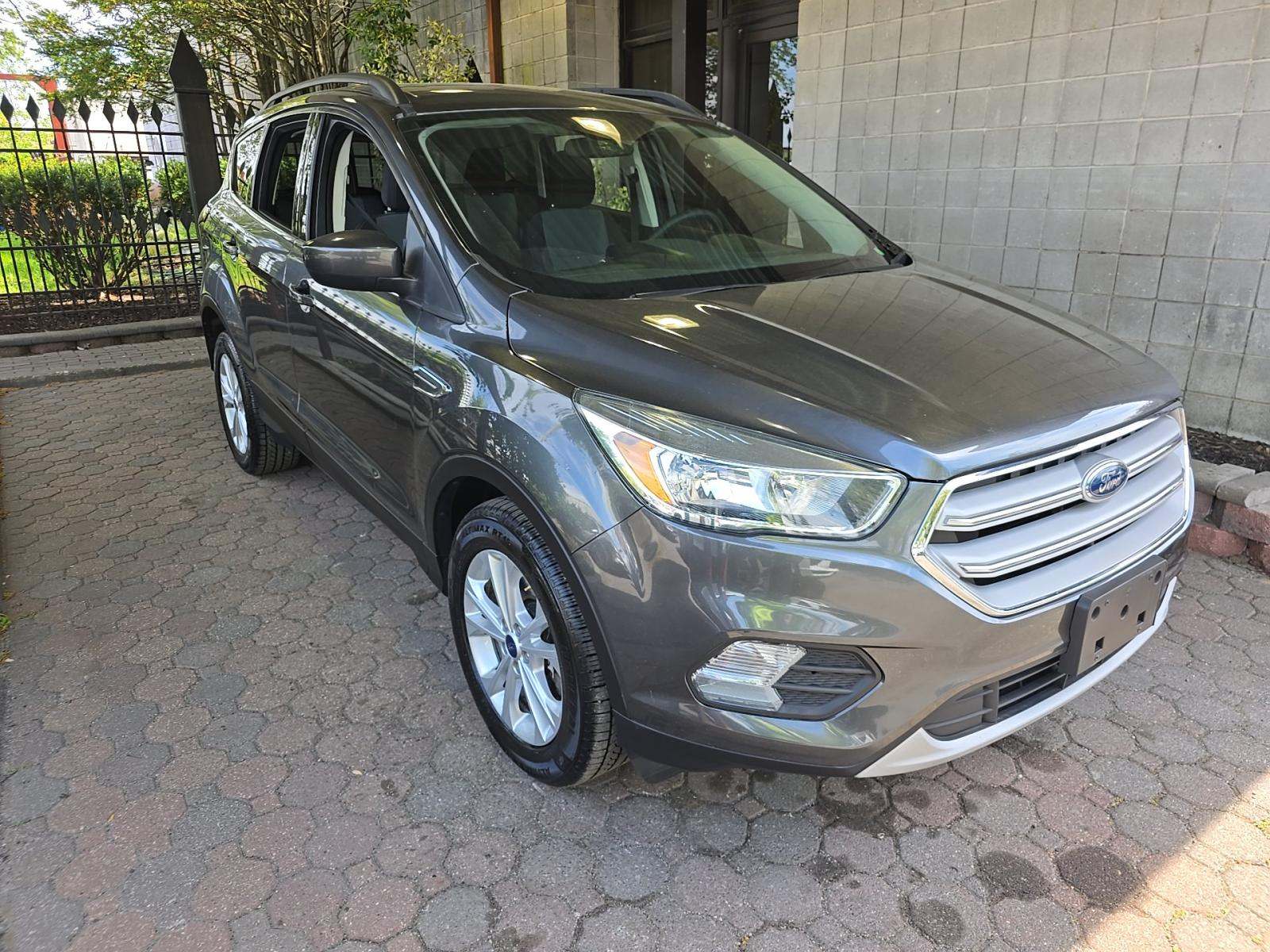 FORD ESCAPE - 4