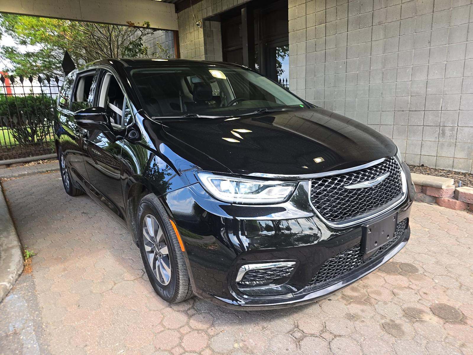 2024 Chrysler Pacifica Hybrid Select FWD
