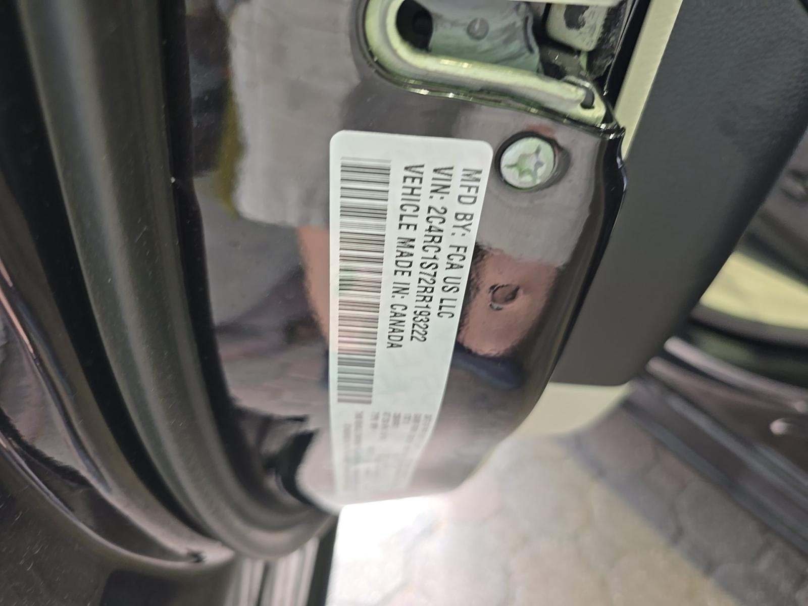 2024 Chrysler Pacifica Hybrid Select FWD