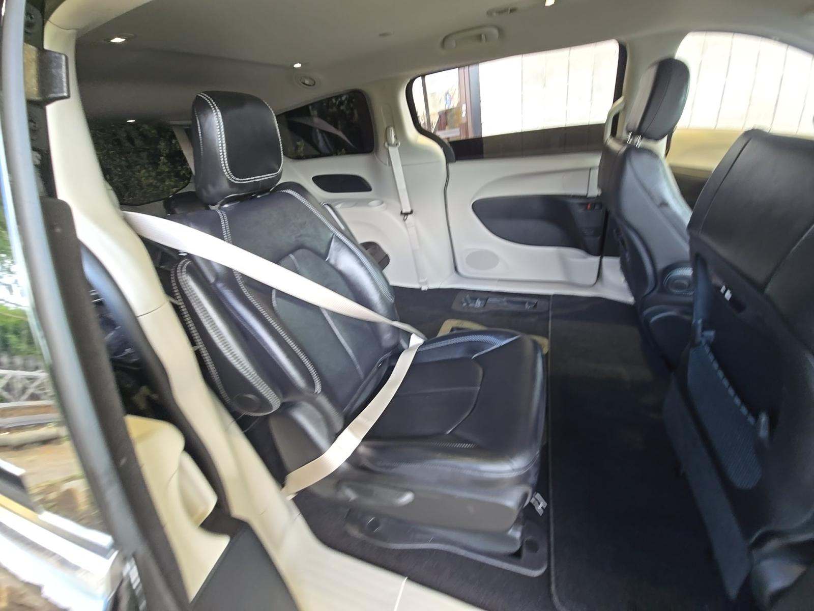 2024 Chrysler Pacifica Hybrid Select FWD