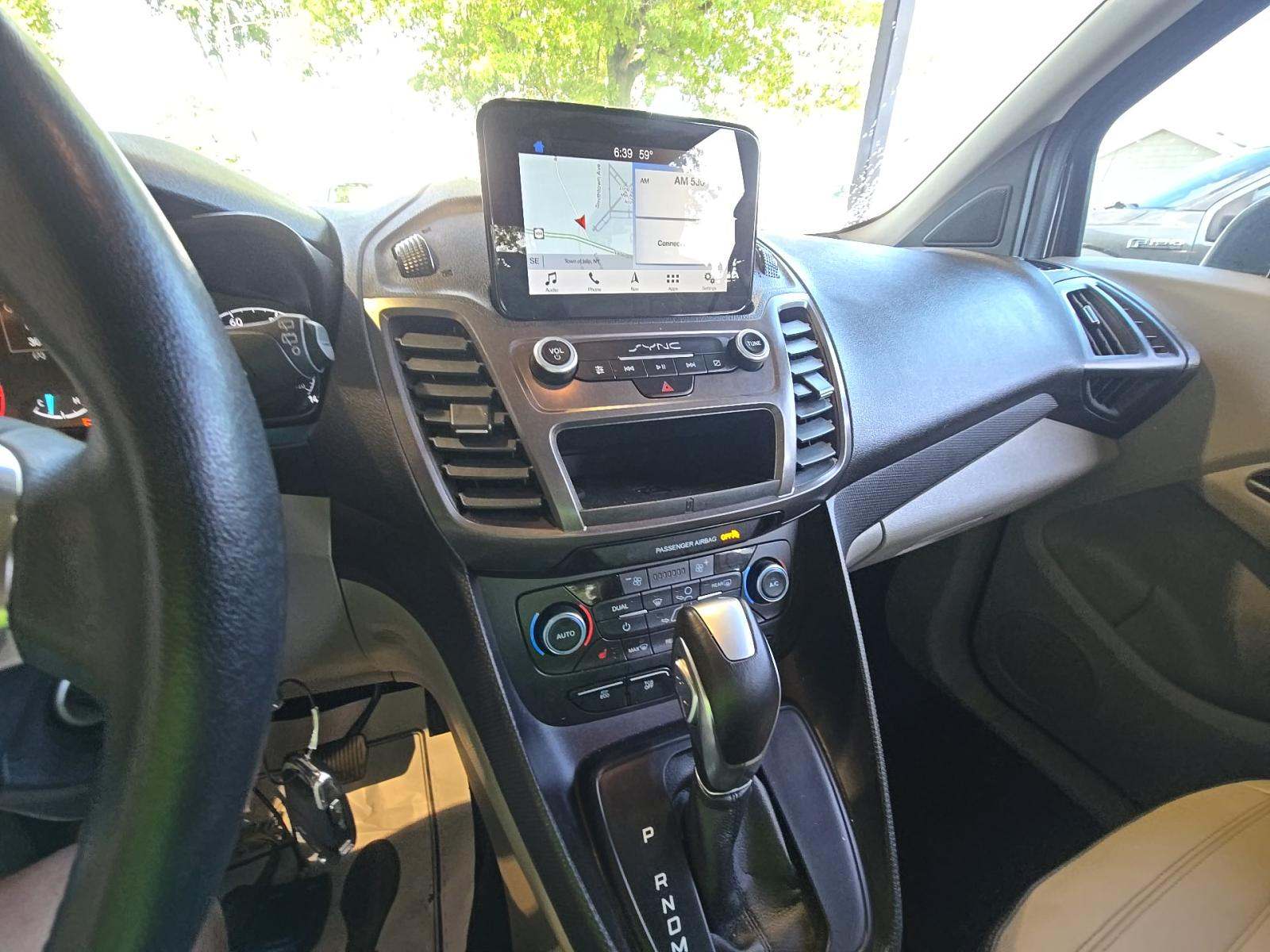 FORD TRANSIT CONNECT - 10