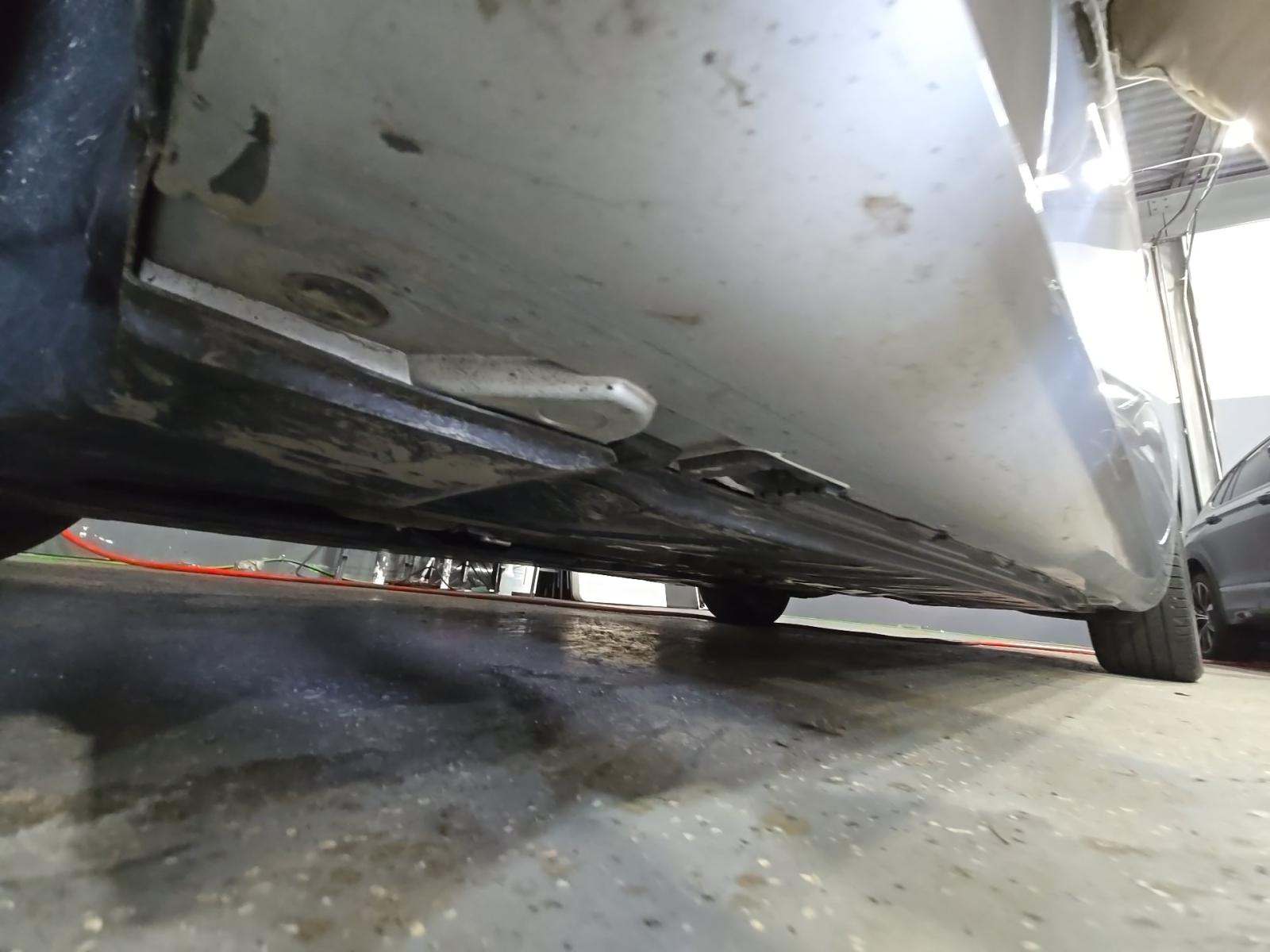 MERCEDES-BENZ E-CLASS - 7