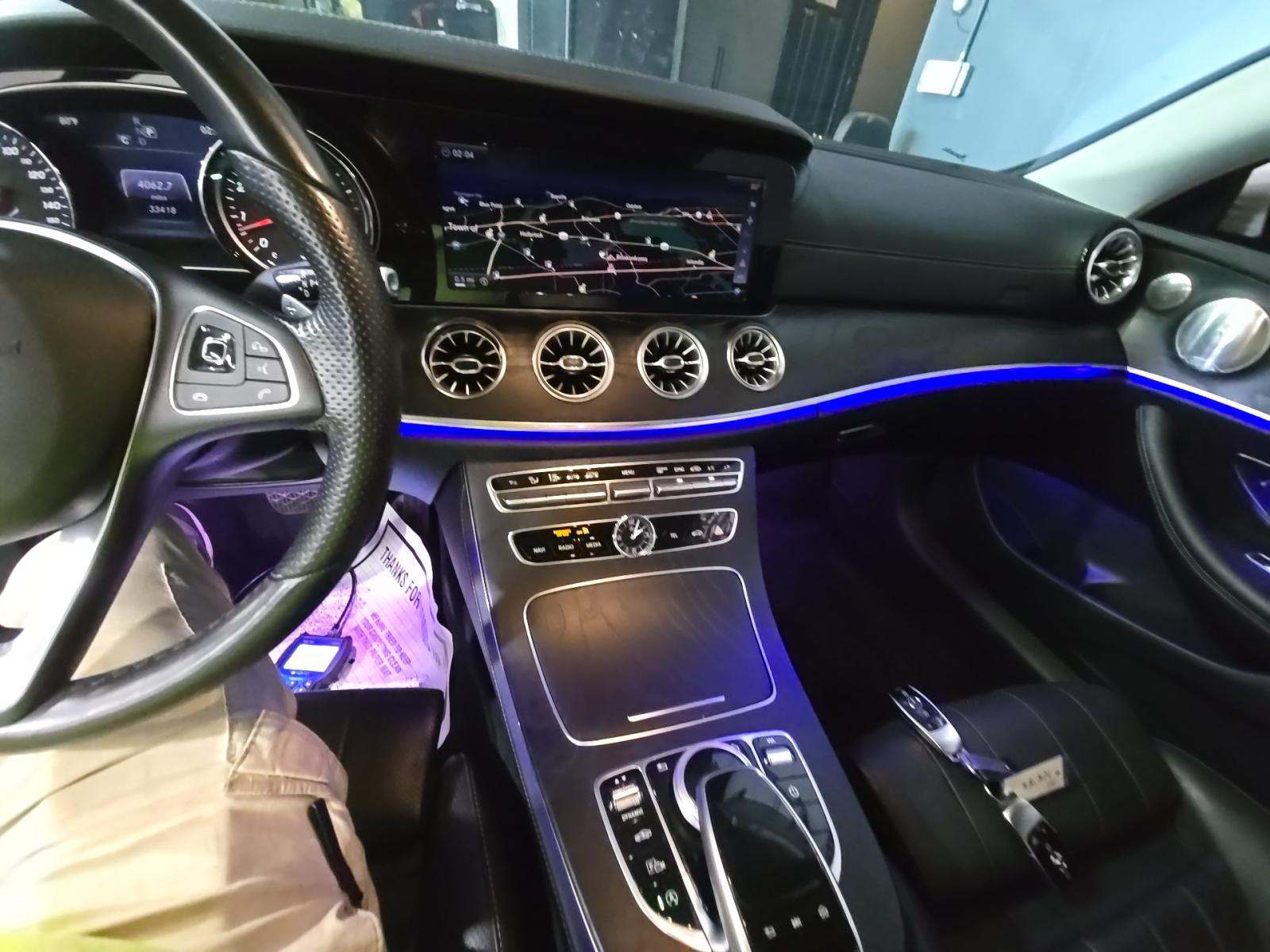 MERCEDES-BENZ E-CLASS - 10