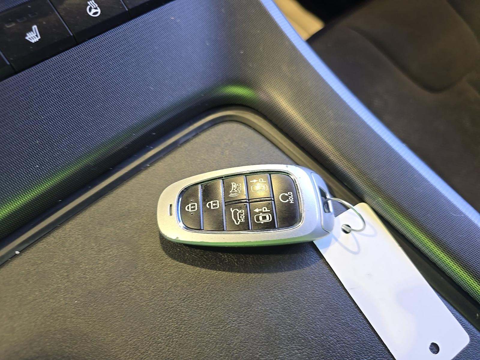 HYUNDAI CALLIGRAPHY NIGHT EDITION - 8