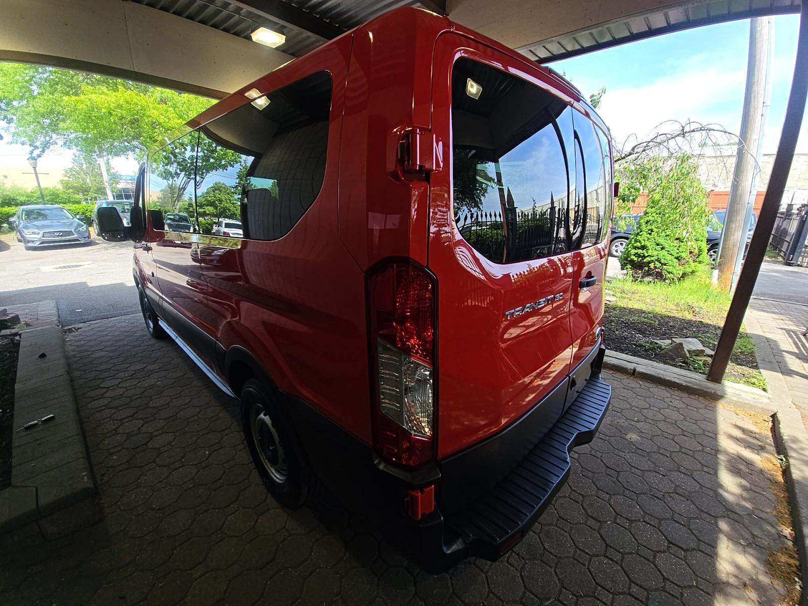 FORD TRANSIT 150 - 2