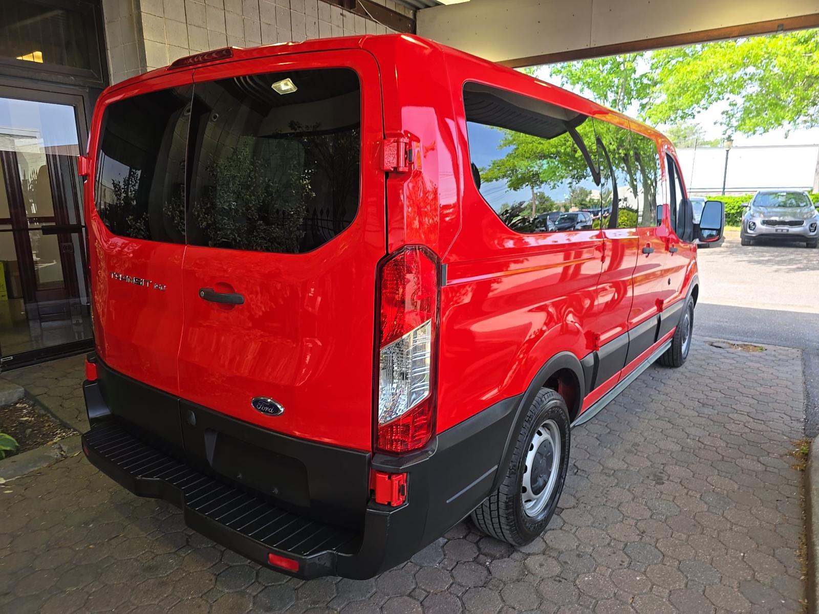FORD TRANSIT 150 - 3