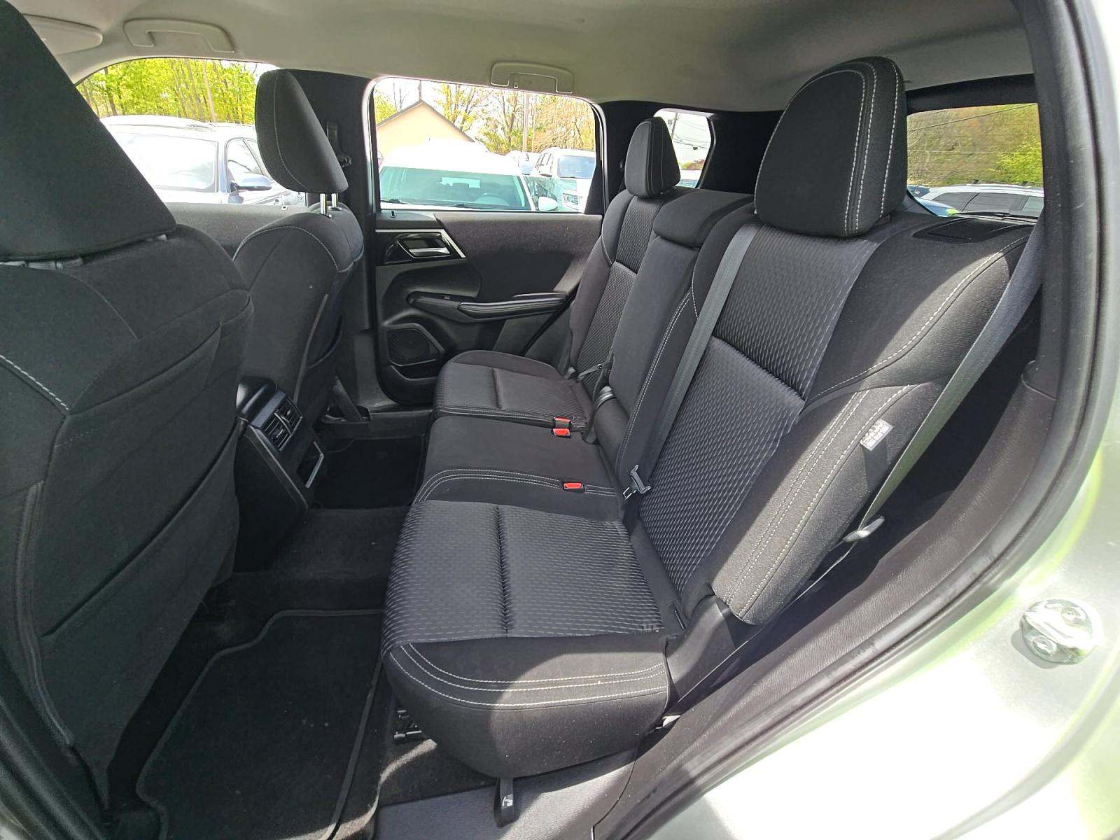 2022 Mitsubishi Outlander ES FWD