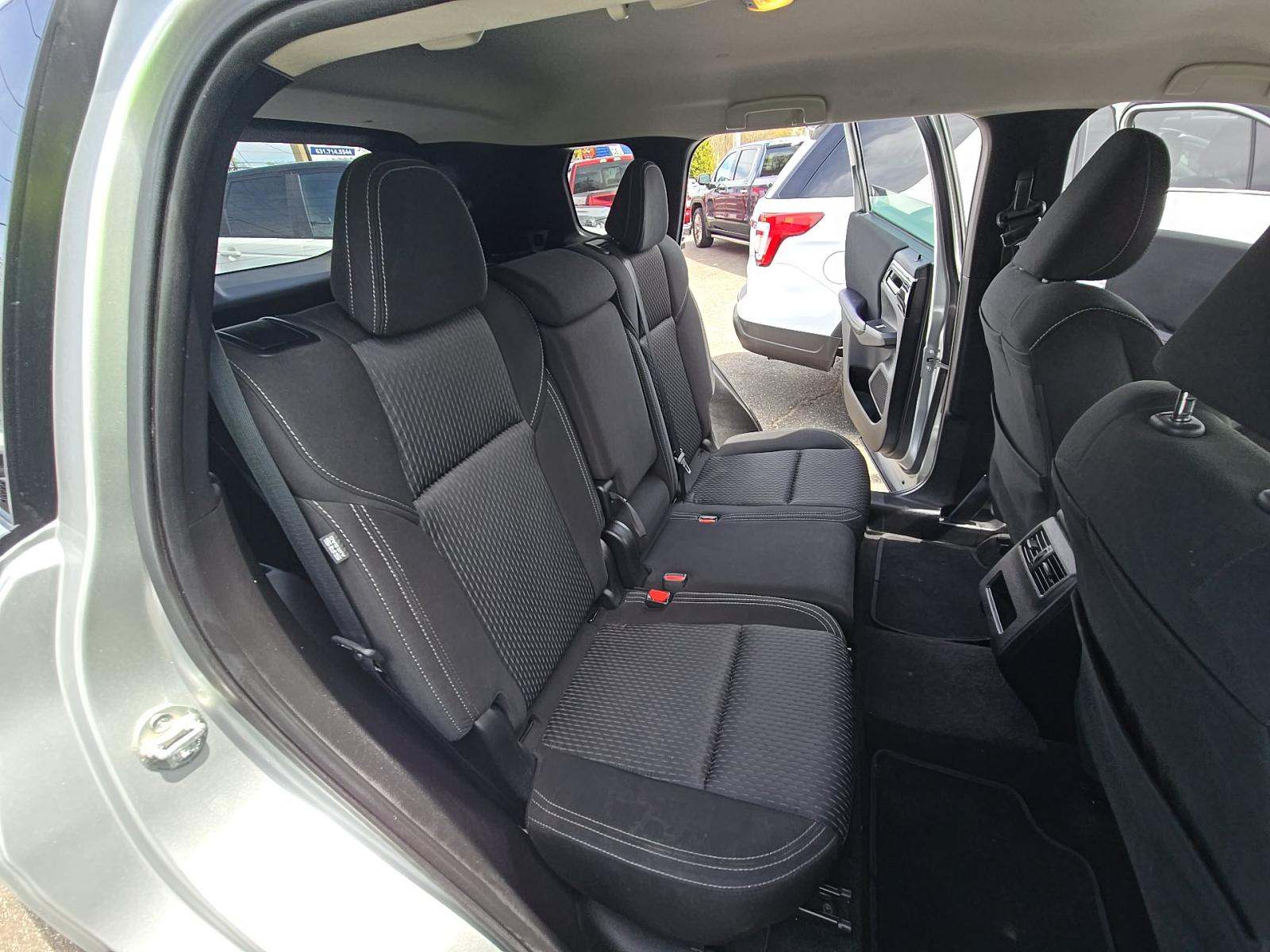 2022 Mitsubishi Outlander ES FWD