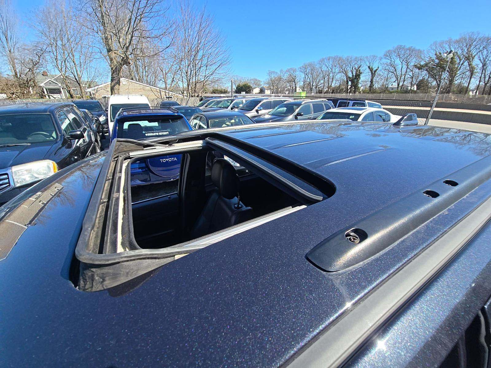 JEEP LAREDO ALTITUDE EDITION - 8