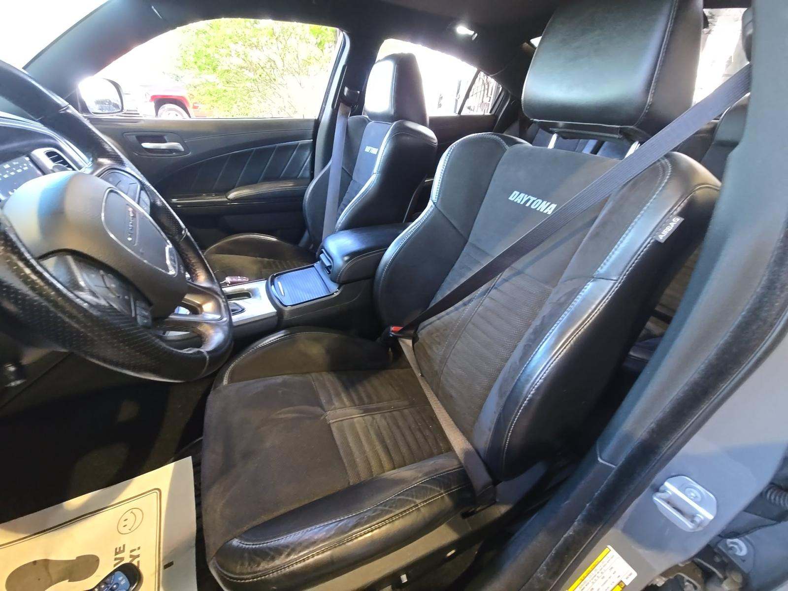 DODGE CHALLENGER - 6