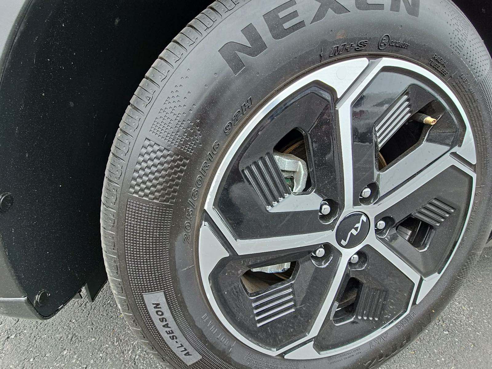 2023 Kia Niro LX FWD