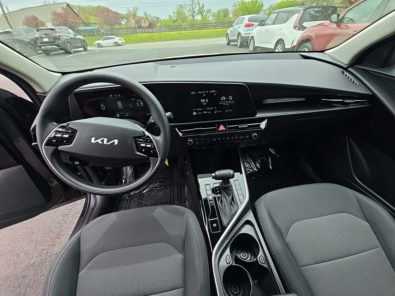 2023 Kia Niro LX FWD