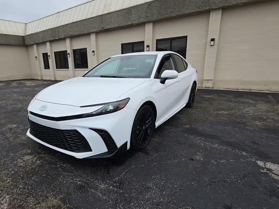 2025 Toyota Camry SE FWD
