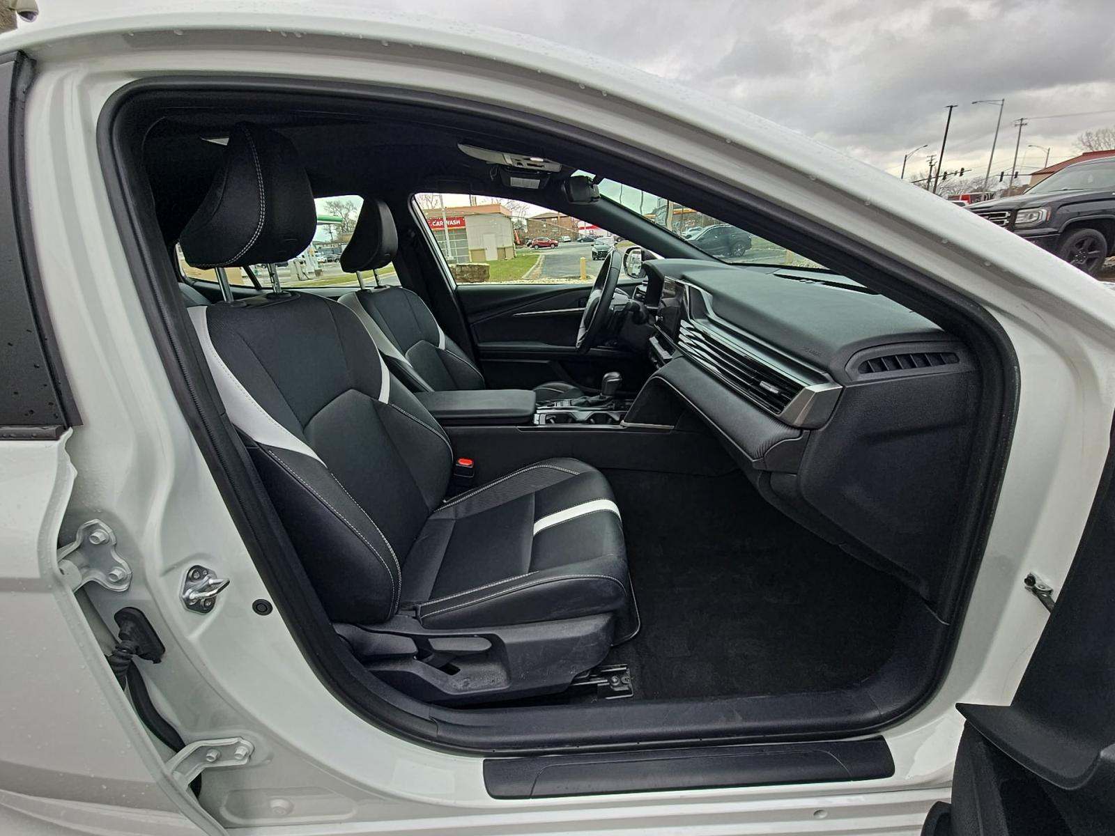 2025 Toyota Camry SE FWD