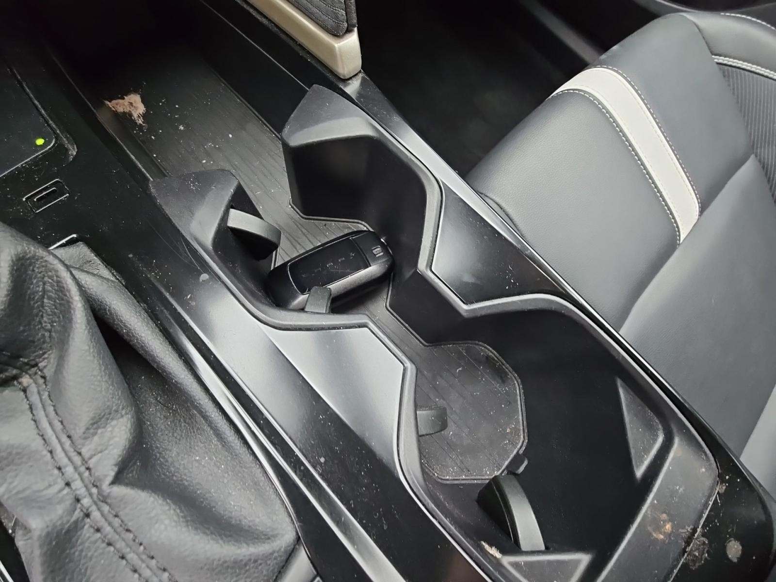 2025 Toyota Camry SE FWD