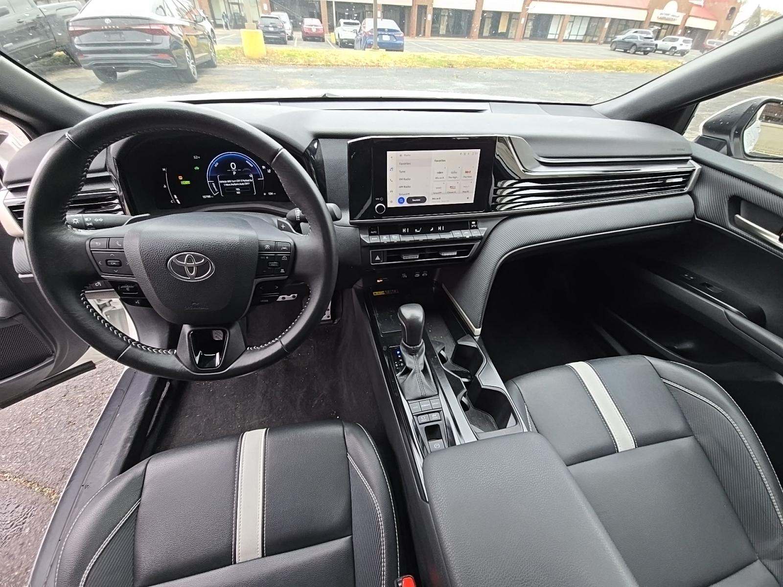 2025 Toyota Camry SE FWD