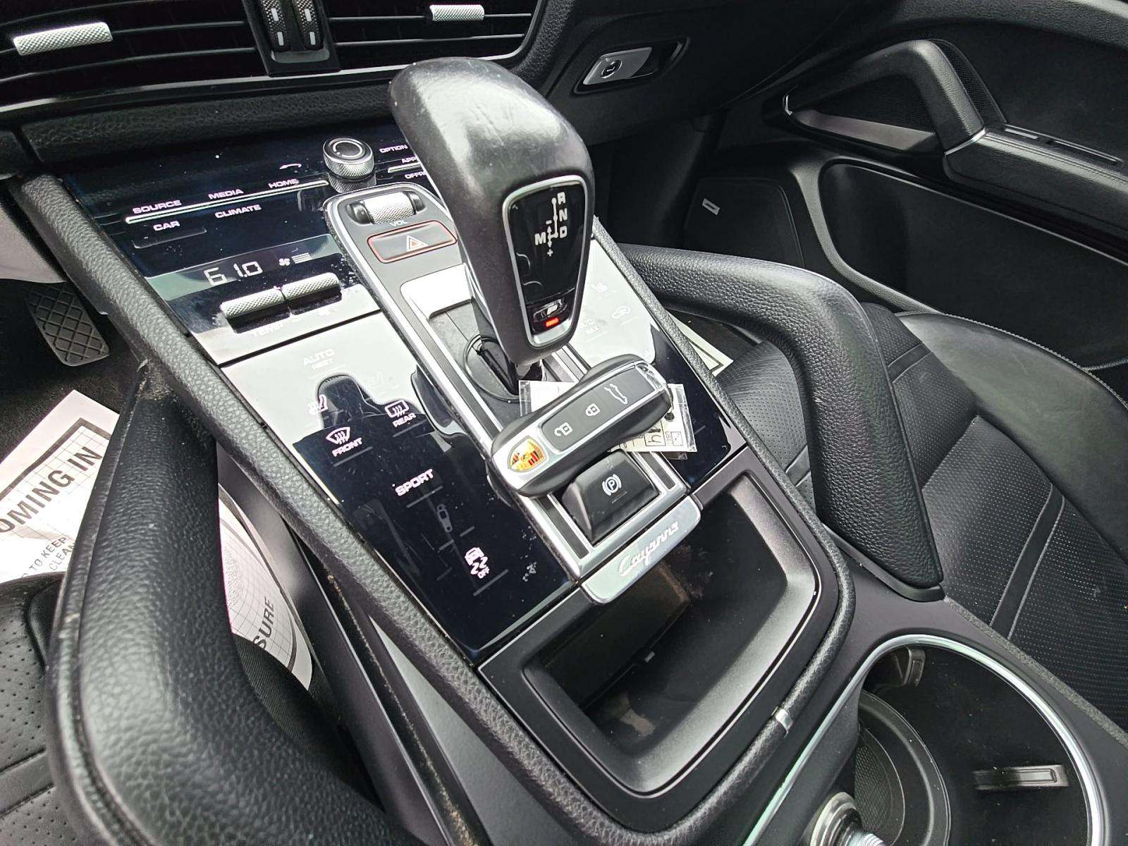 PORSCHE CAYENNE - 8