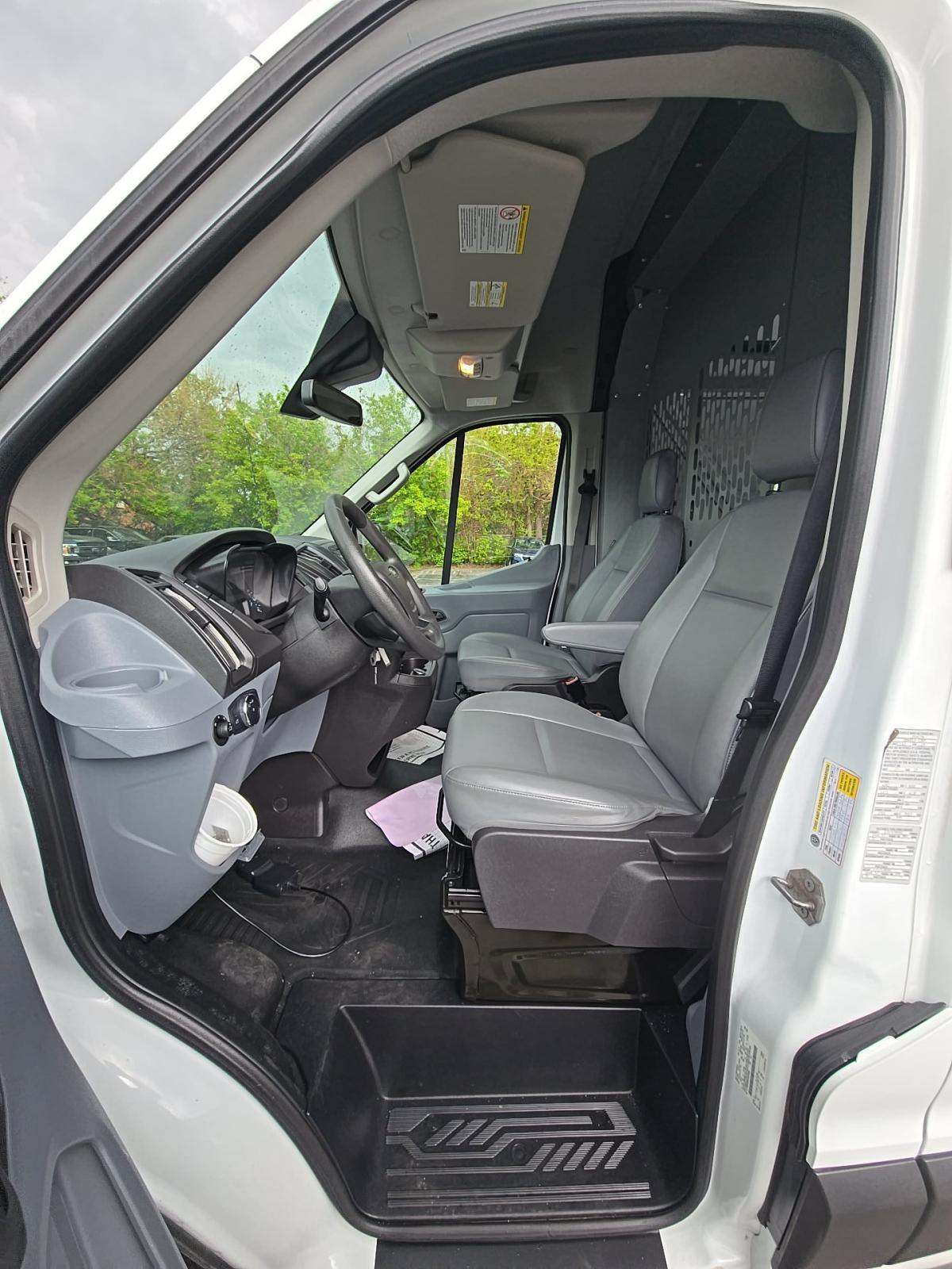 FORD TRANSIT 250 - 6