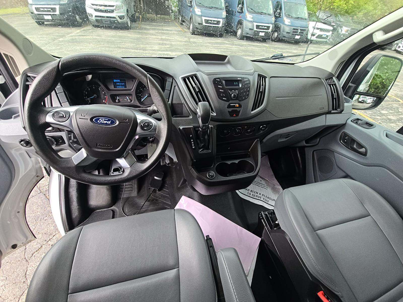 FORD TRANSIT 250 - 10